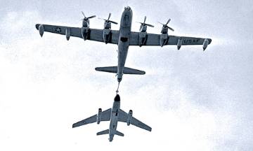 420th AREFS AREFS refuels RB-66