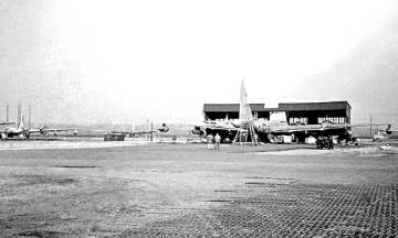 421st AREFS Postflight Dock