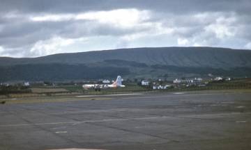 427th AREFS KB-50 landing at Lajes